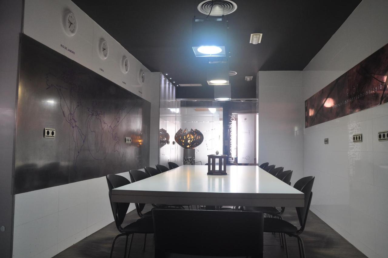 Apartamentos 16:9 Suites Almería Exteriör bild