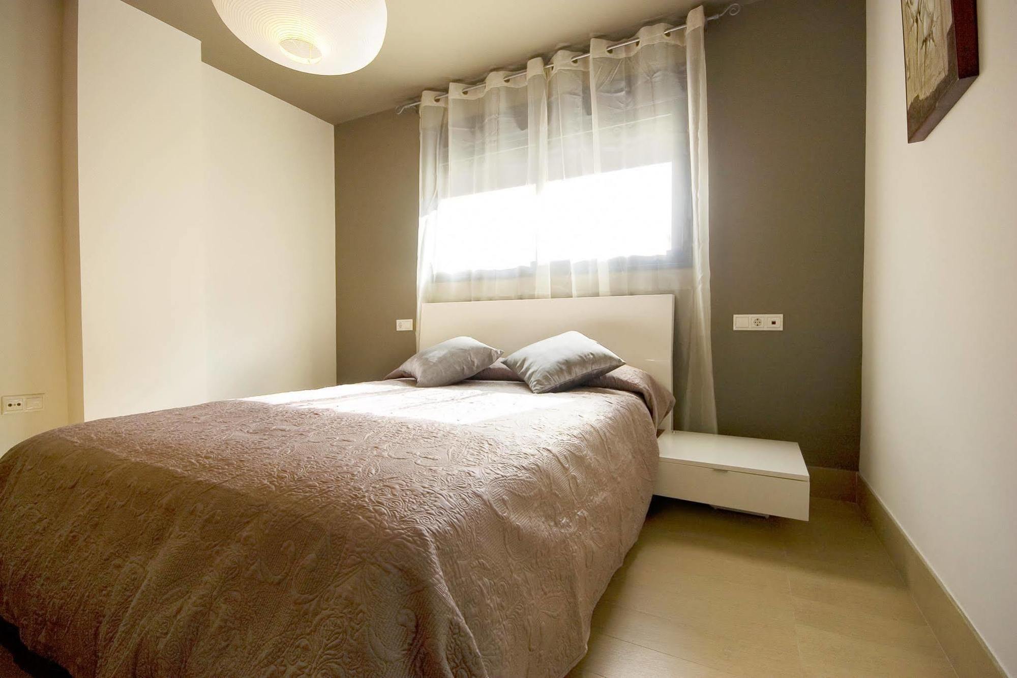 Apartamentos 16:9 Suites Almería Exteriör bild