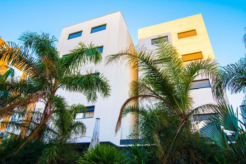 Apartamentos 16:9 Suites Almería Exteriör bild